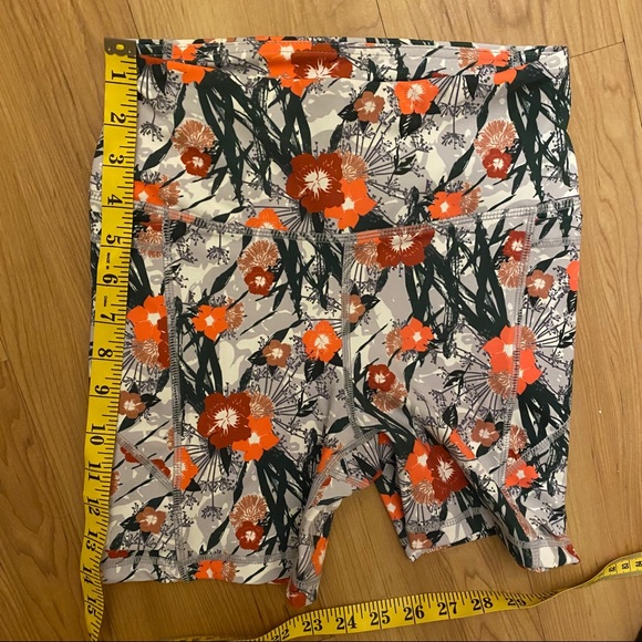 SOLD! SENITA - Freesia Baseline Shorts - XS - Picture 9 of 9